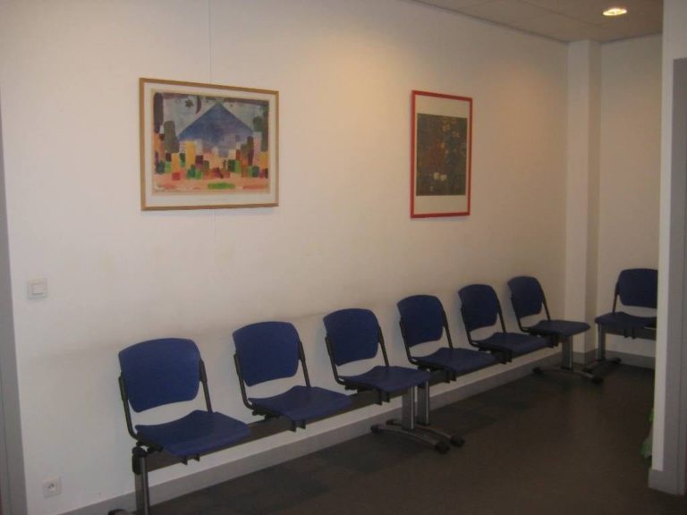 IPS 9 consultation salle attente 1024x768 1 768x576