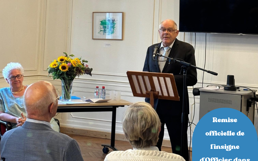 Remise officielle de l&rsquo;insigne d&rsquo;Officier dans l&rsquo;Ordre National du Mérite